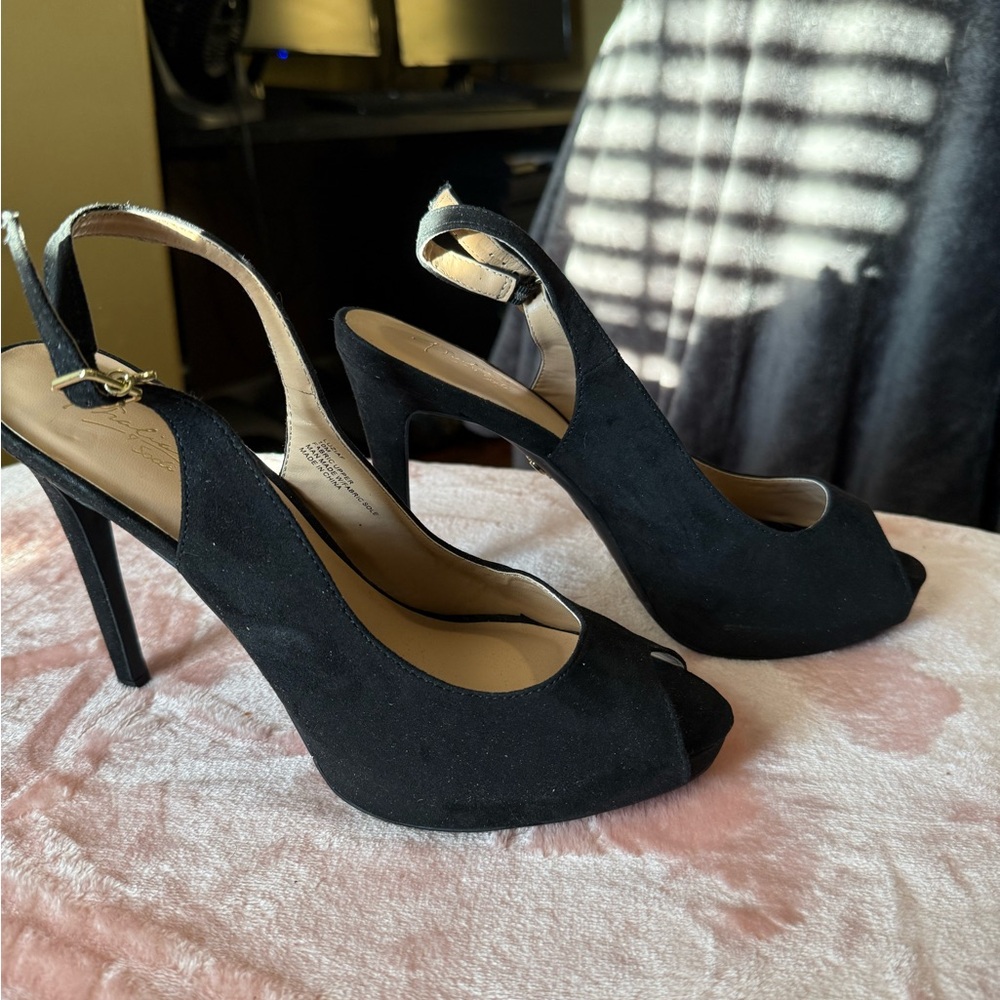 Thalia Sodi Black Heels Elegant Design